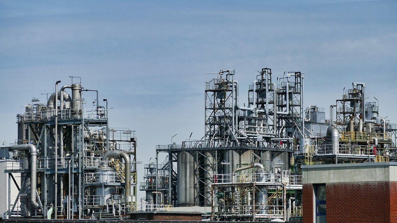 India, Russian Oil, and the 100% US Tariff Threat: What Importers Must Know